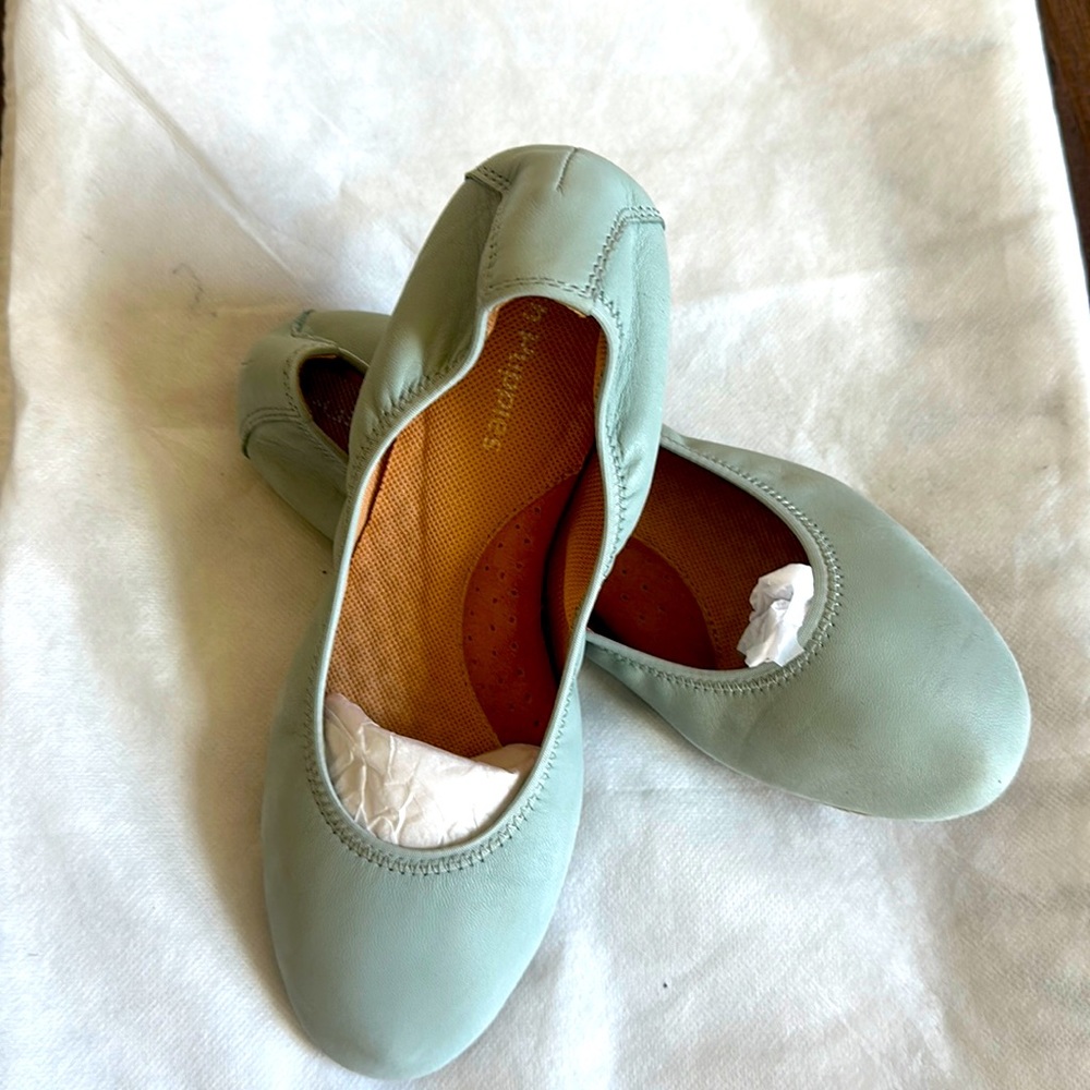 Hush Puppies flats Sz 7